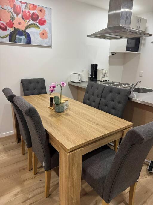 אוקלנד Stunning 3 Bd - 2 Bth City Apt - Pool & Carpark מראה חיצוני תמונה